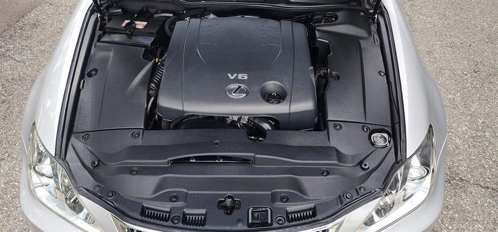 Lexus IS 250 4dr Sport Sdn Man RWD 2009