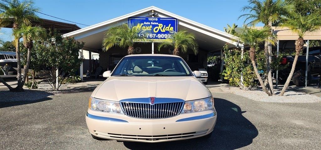 Lincoln Continental 4dr Sdn 2001