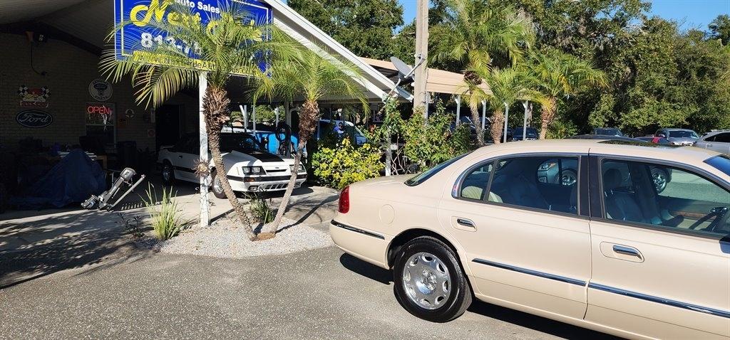 Lincoln Continental 4dr Sdn 2001