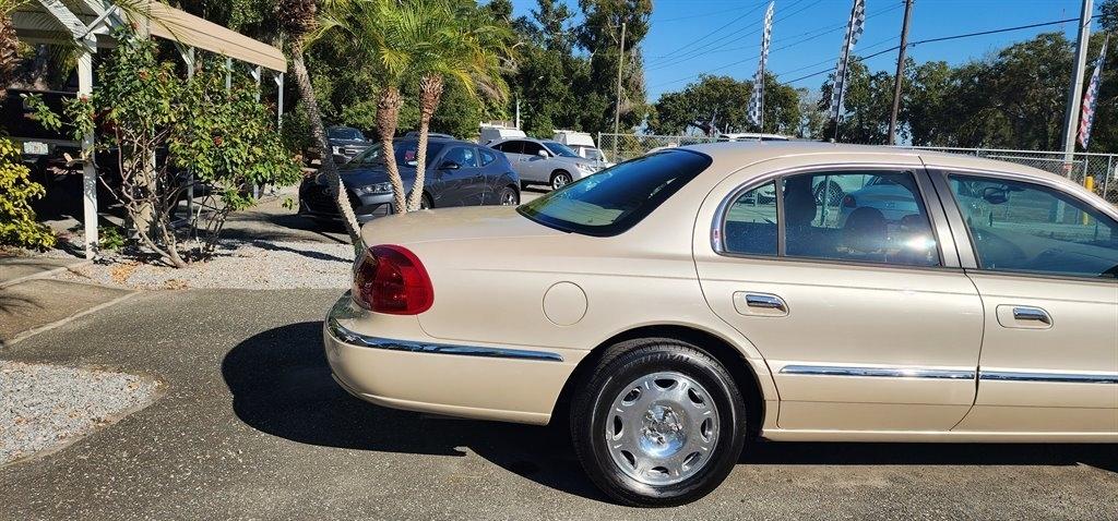 Lincoln Continental 4dr Sdn 2001