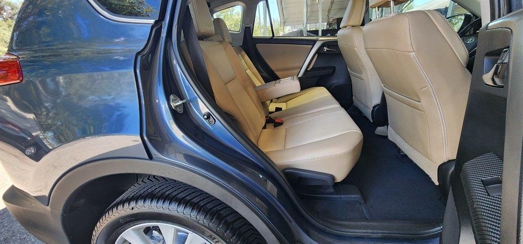 Toyota RAV4 FWD 4dr Limited (Natl) 2014