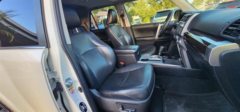 Toyota 4Runner RWD 4dr V6 SR5 Premium (Natl) 2015