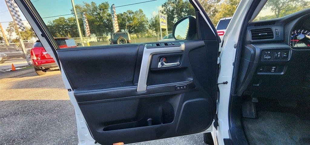 Toyota 4Runner RWD 4dr V6 SR5 Premium (Natl) 2015