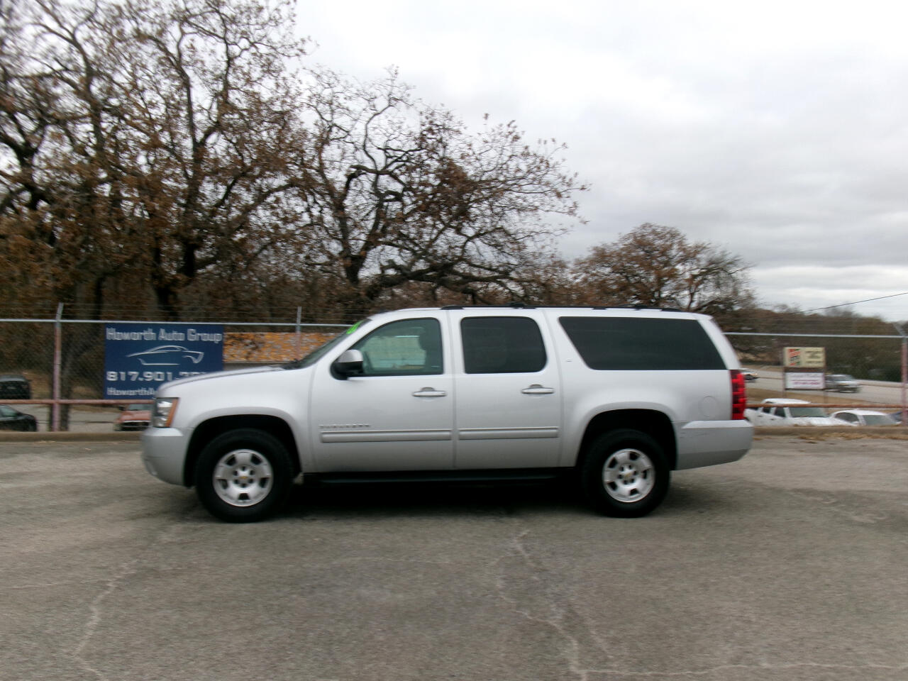 Chevrolet Suburban LT 1500 4WD 2014