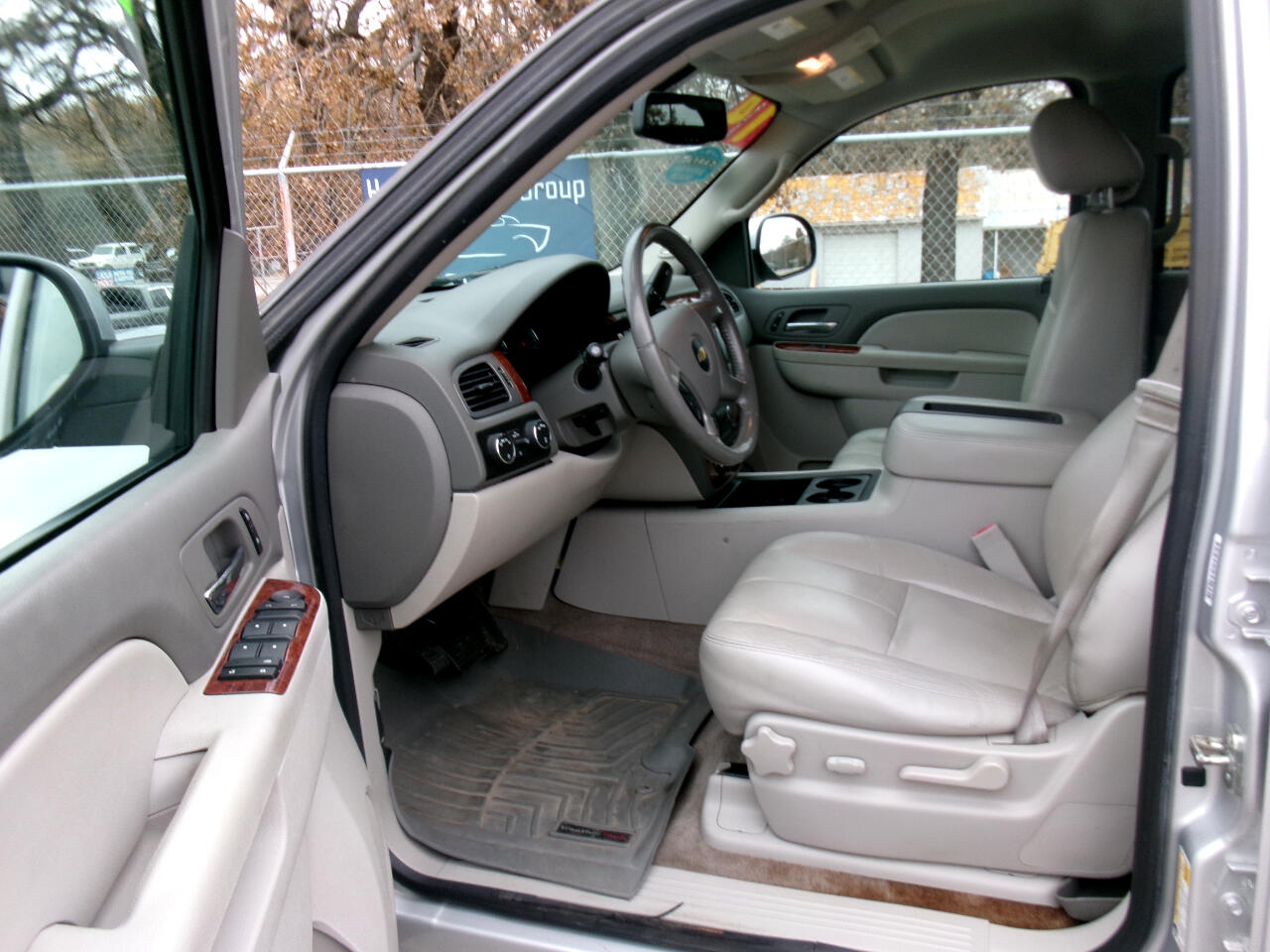 Chevrolet Suburban LT 1500 4WD 2014