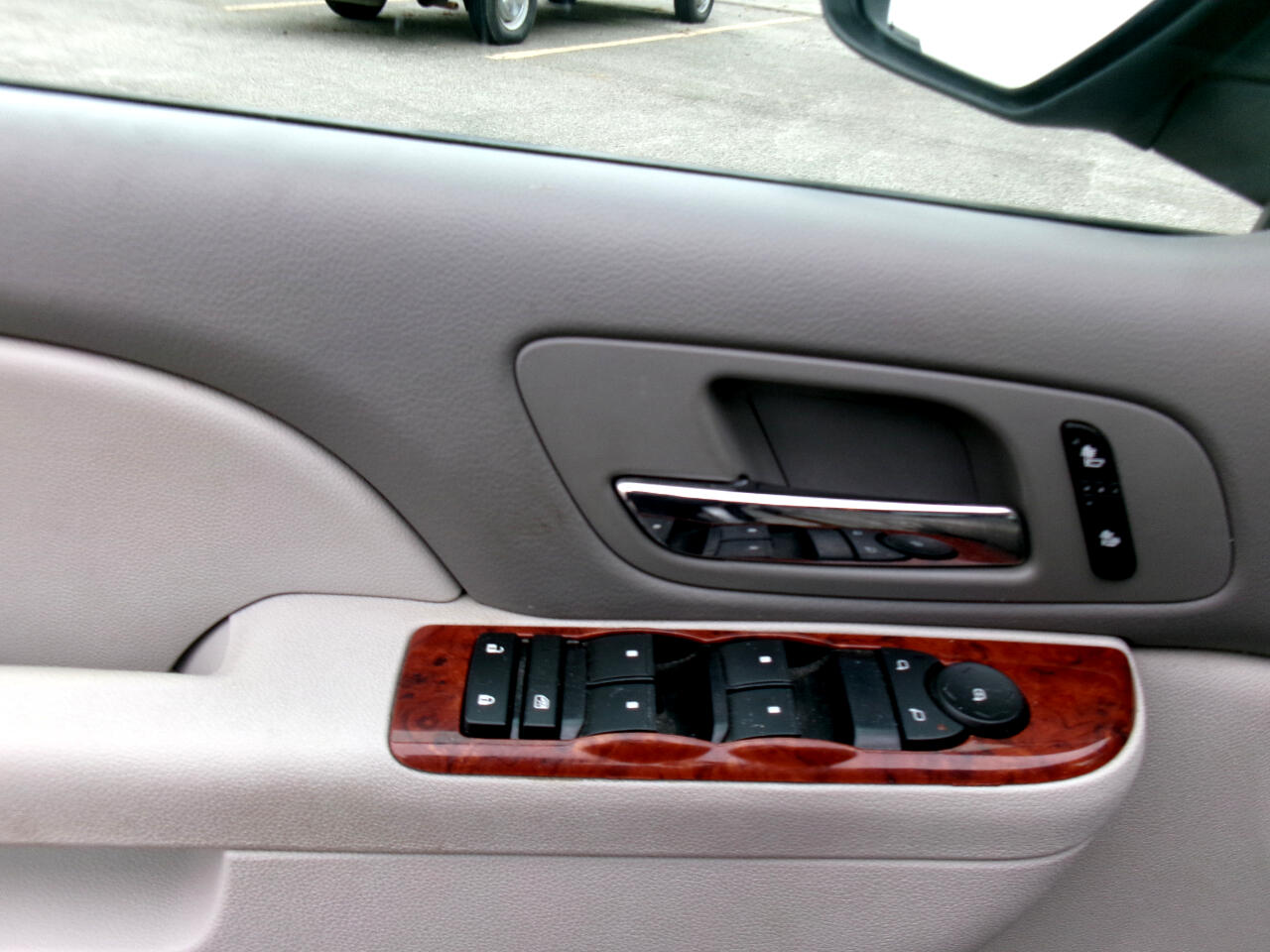 Chevrolet Suburban LT 1500 4WD 2014