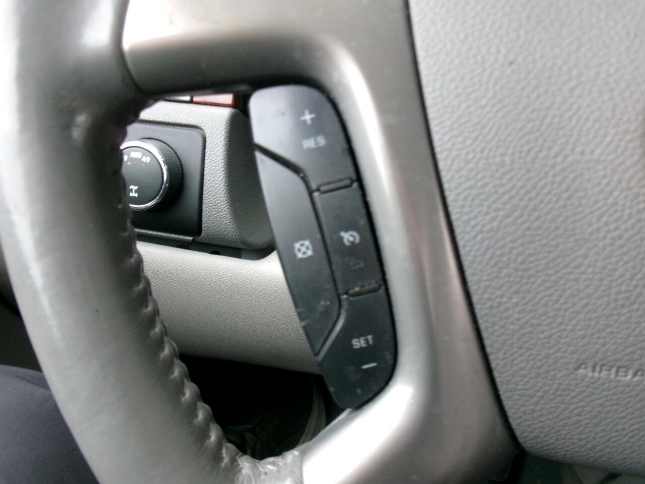 Chevrolet Suburban LT 1500 4WD 2014