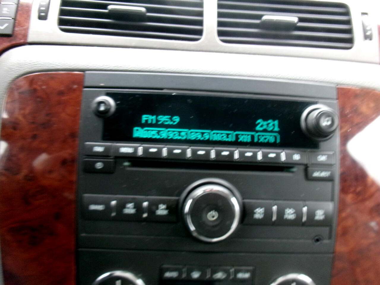 Chevrolet Suburban LT 1500 4WD 2014