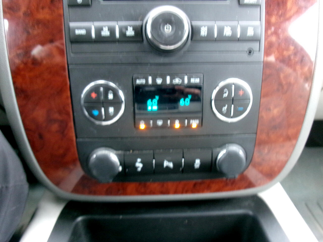 Chevrolet Suburban LT 1500 4WD 2014