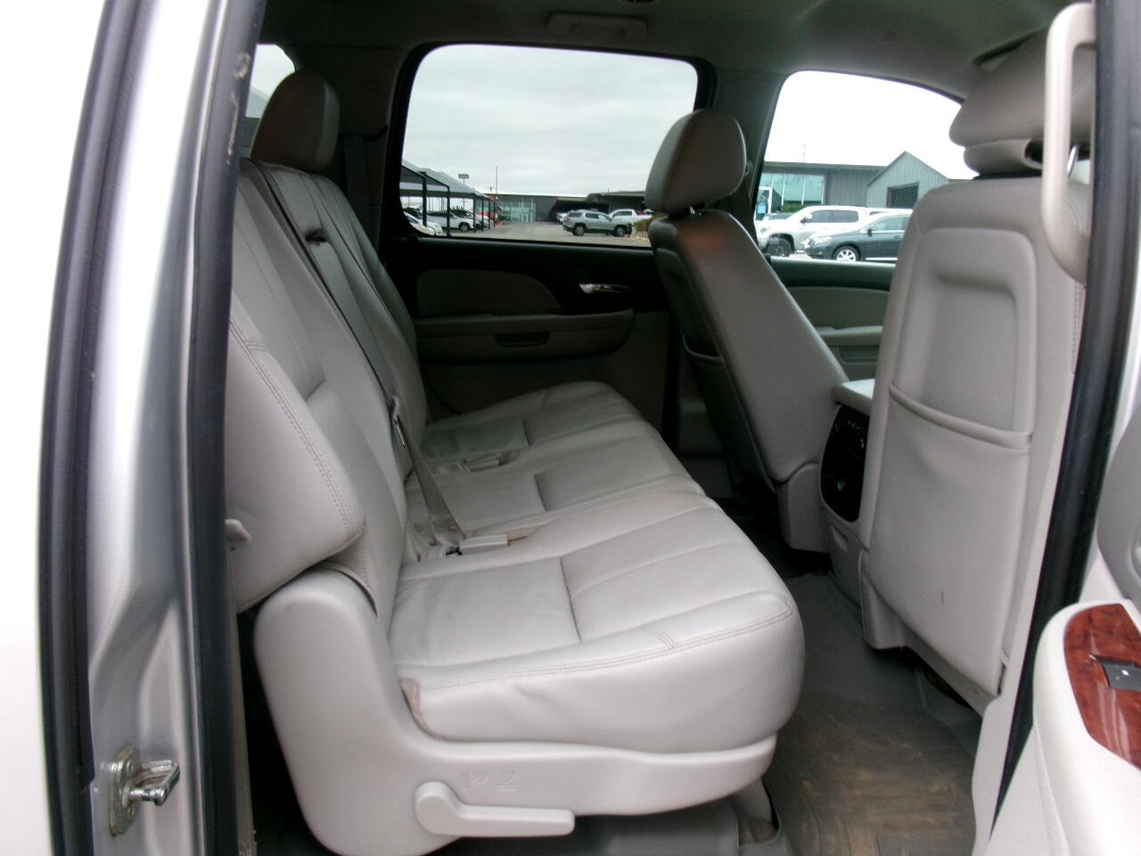 Chevrolet Suburban LT 1500 4WD 2014