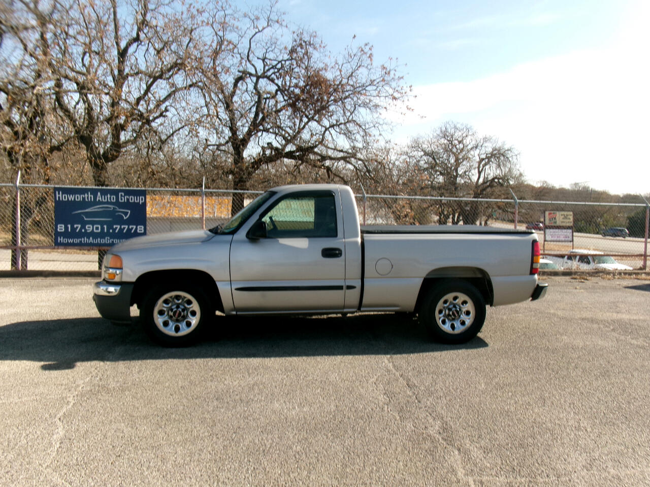 GMC Sierra 1500 Short Bed 2WD 2005
