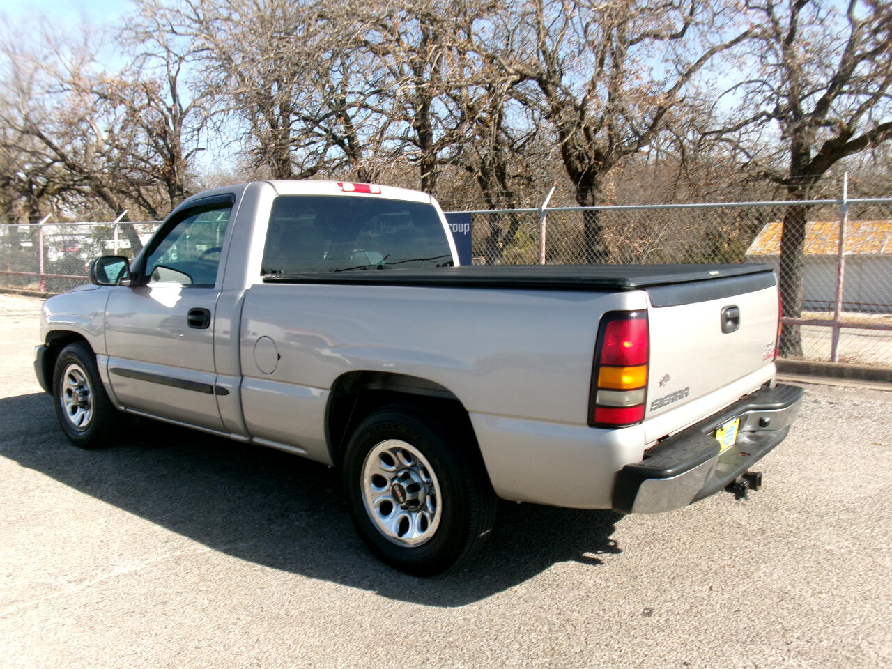GMC Sierra 1500 Short Bed 2WD 2005