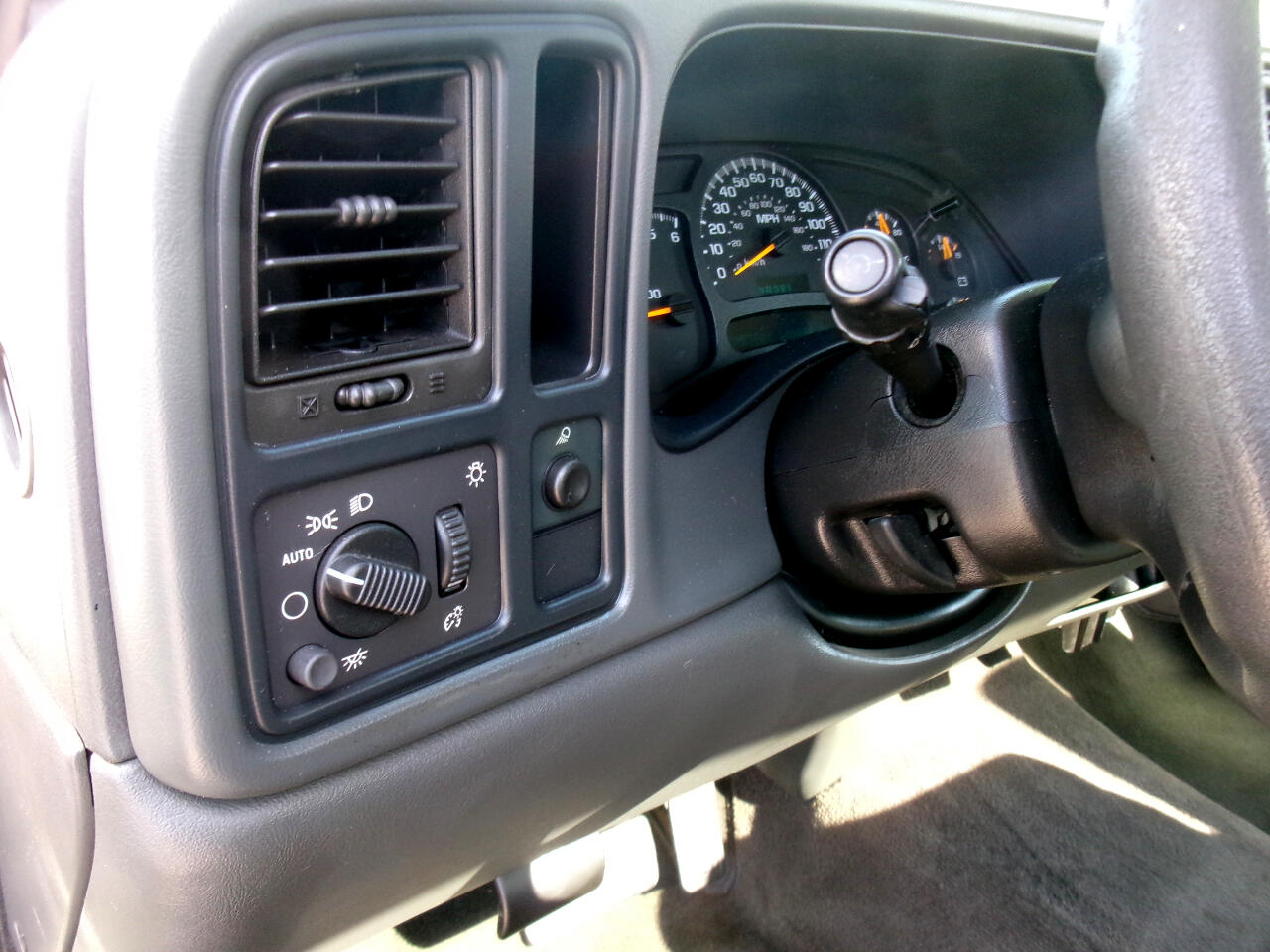 GMC Sierra 1500 Short Bed 2WD 2005