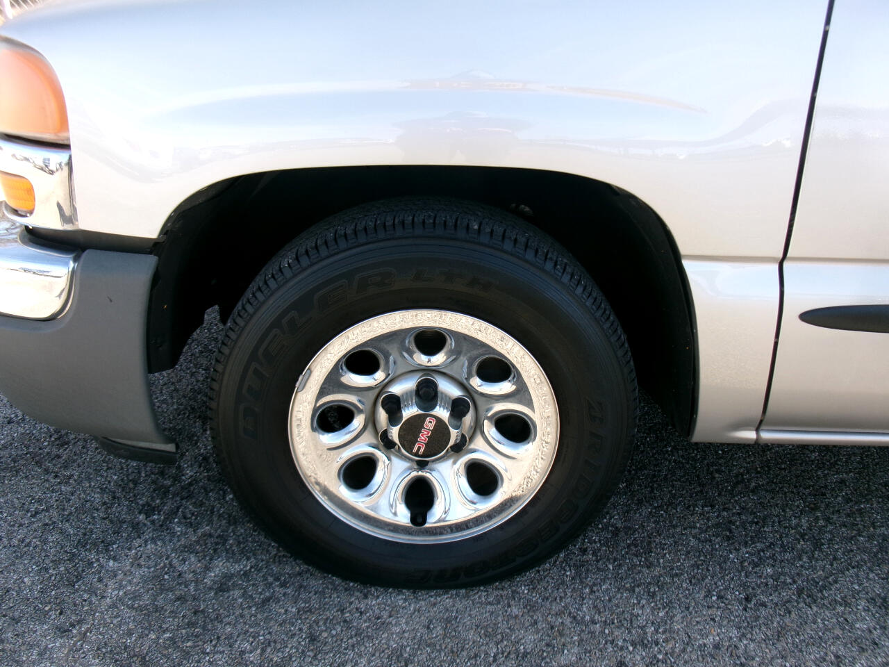 GMC Sierra 1500 Short Bed 2WD 2005