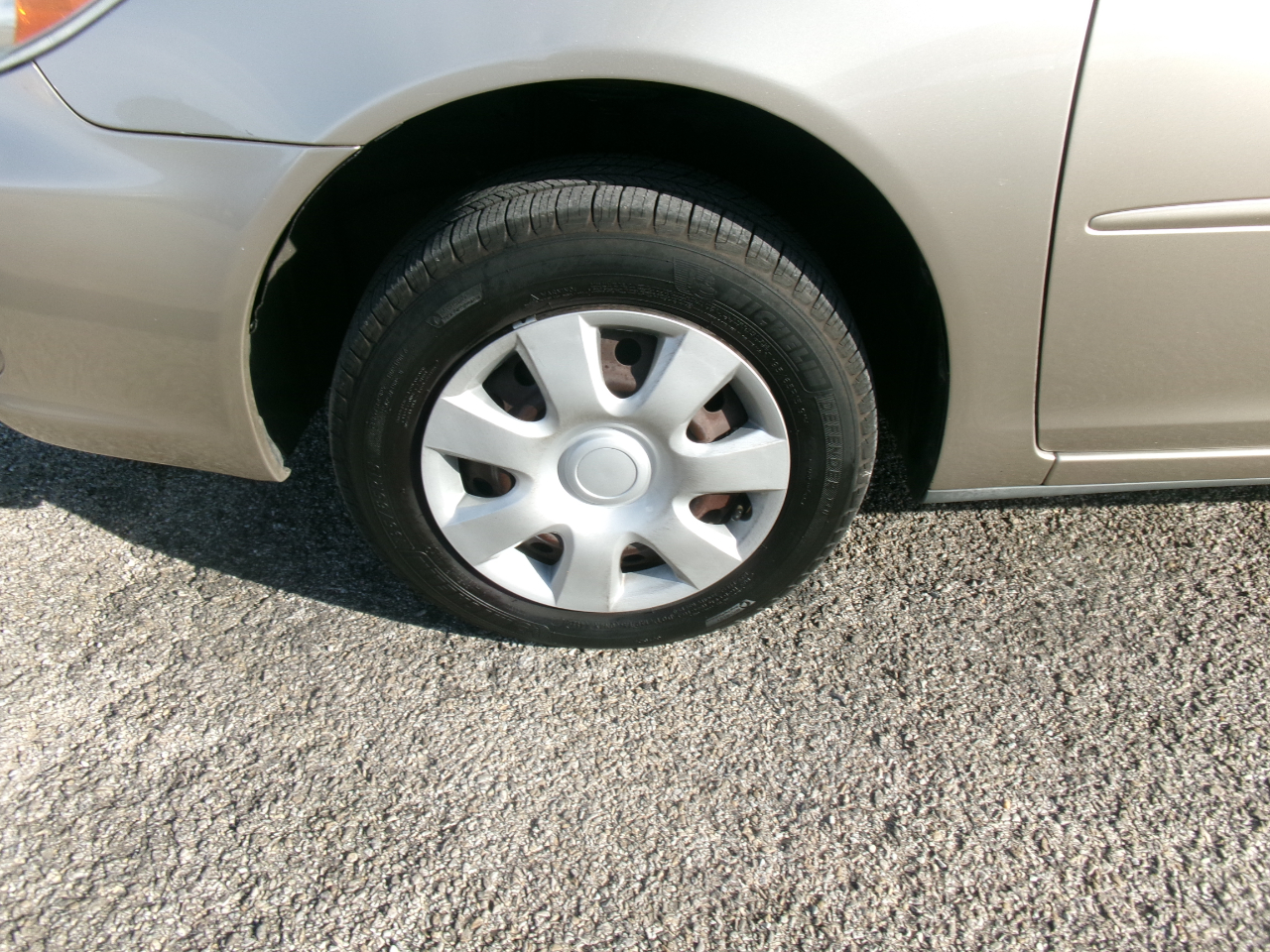 Toyota Camry LE 2004