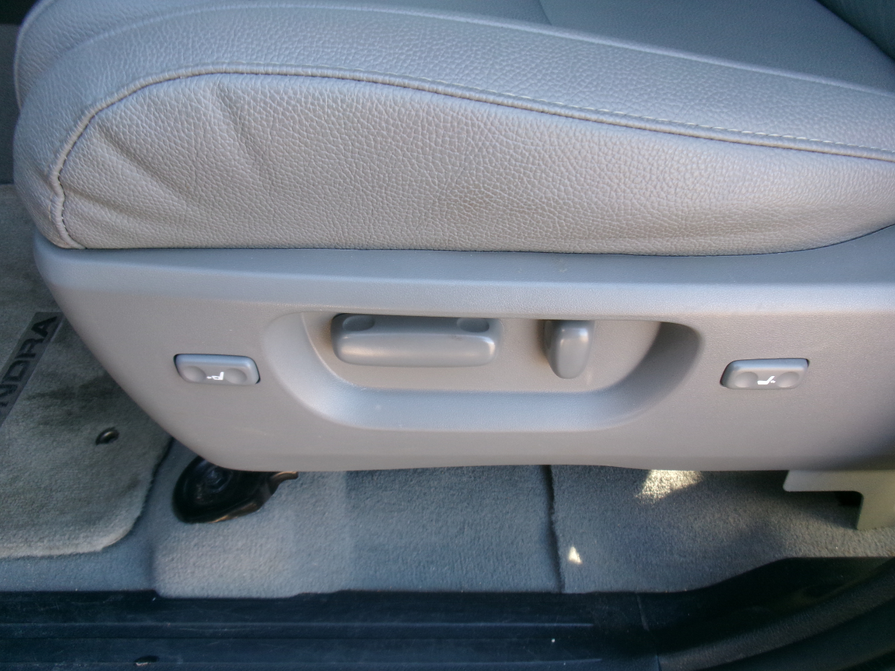 Toyota Tundra Limited CrewMax 5.7L 2WD 2008