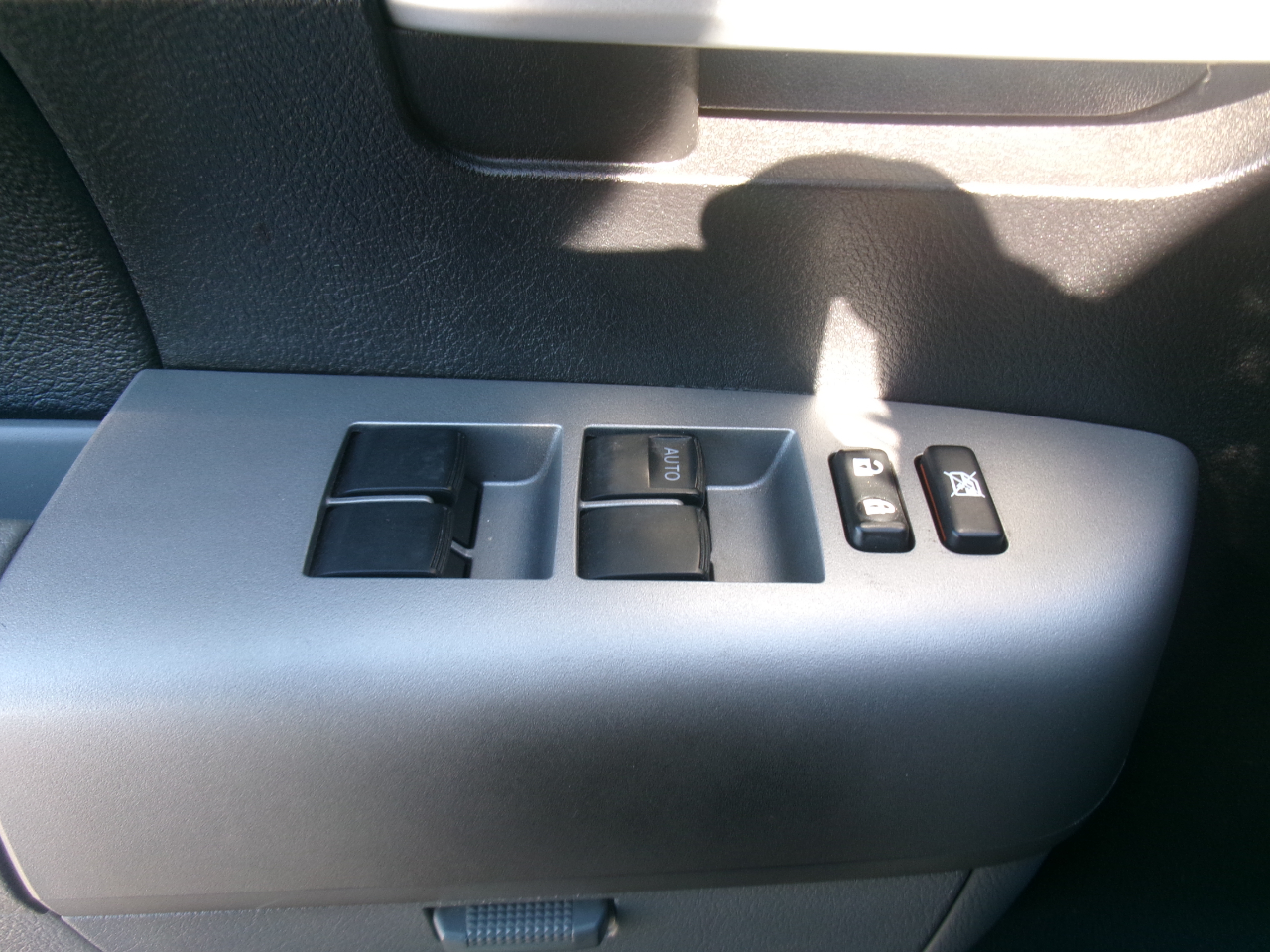 Toyota Tundra Limited CrewMax 5.7L 2WD 2008