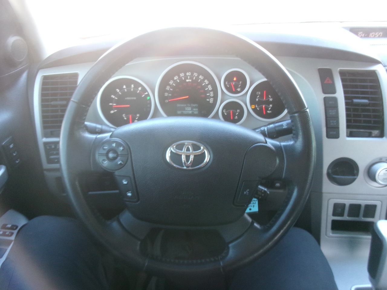Toyota Tundra Limited CrewMax 5.7L 2WD 2008