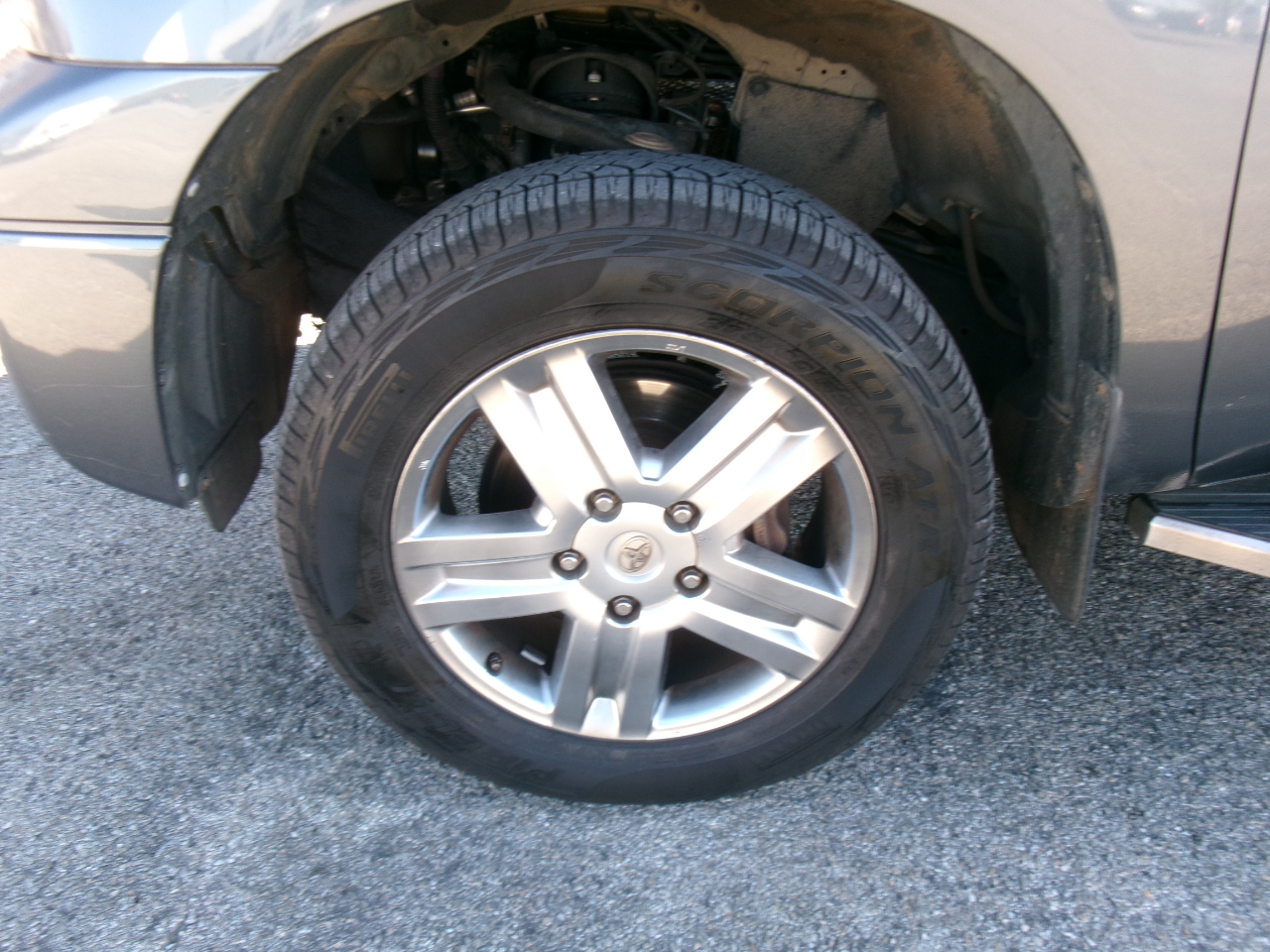 Toyota Tundra Limited CrewMax 5.7L 2WD 2008