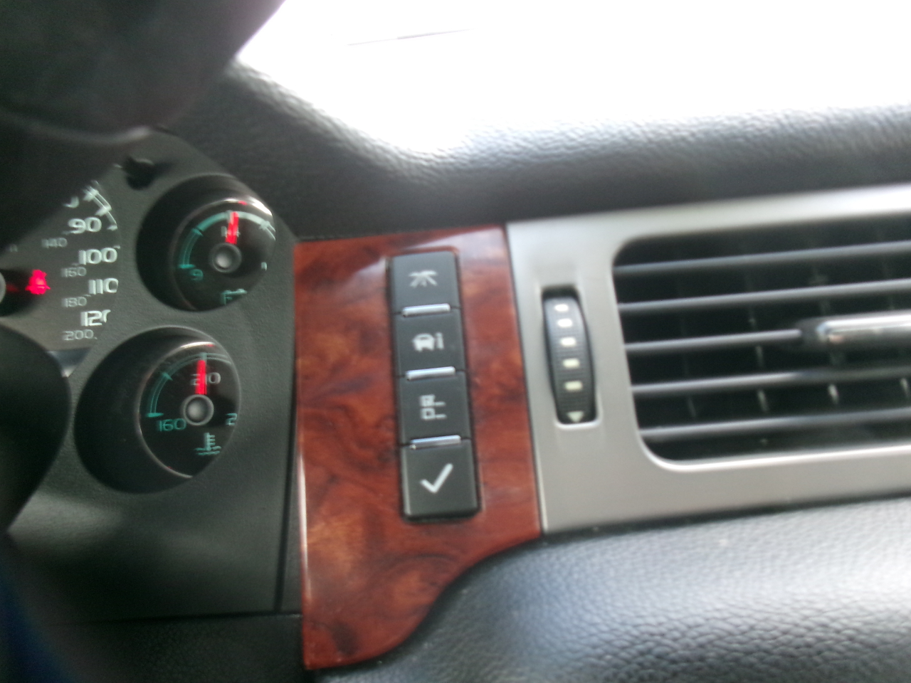 Chevrolet Tahoe LS 2WD 2013