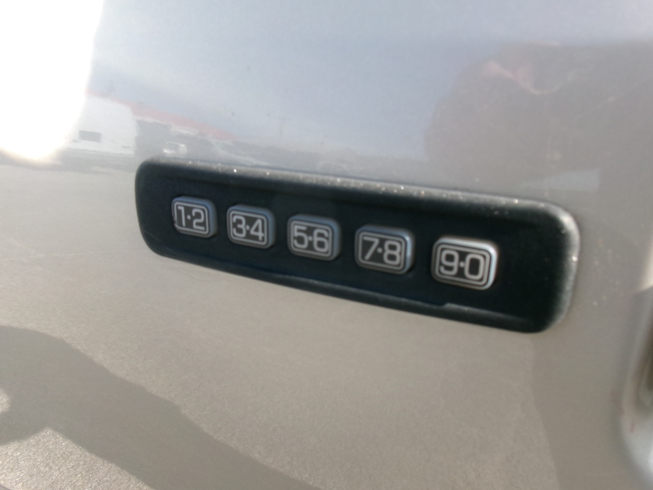 Ford Explorer Sport Trac XLT 2WD 2005