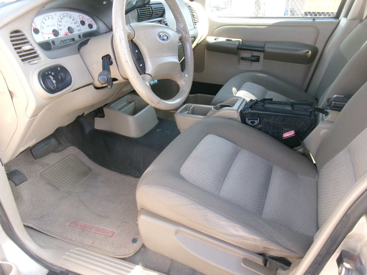 Ford Explorer Sport Trac XLT 2WD 2005