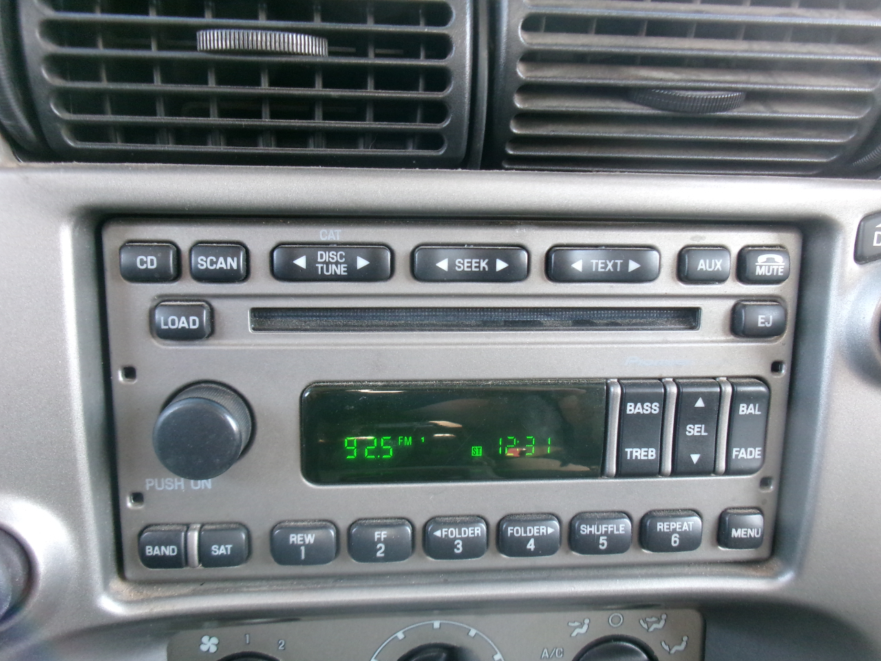 Ford Explorer Sport Trac XLT 2WD 2005