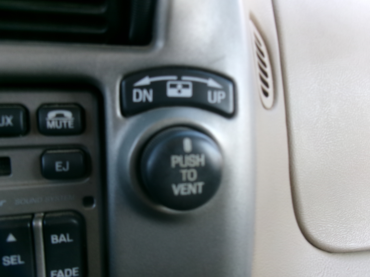 Ford Explorer Sport Trac XLT 2WD 2005