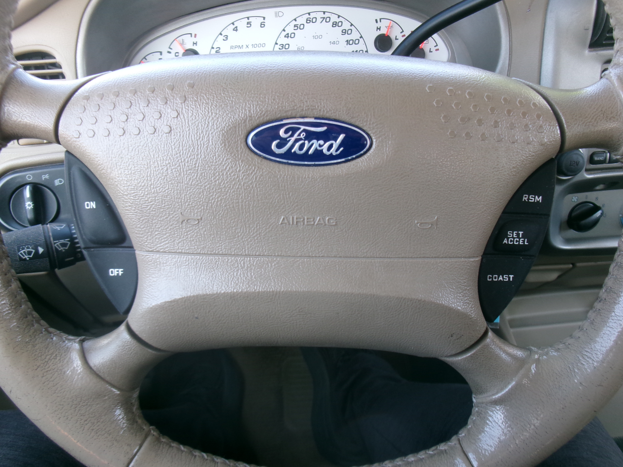 Ford Explorer Sport Trac XLT 2WD 2005