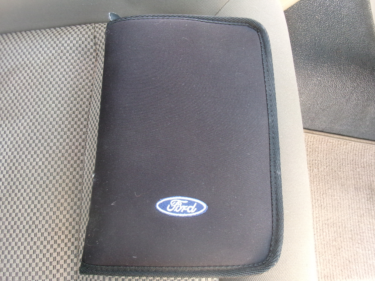 Ford Explorer Sport Trac XLT 2WD 2005