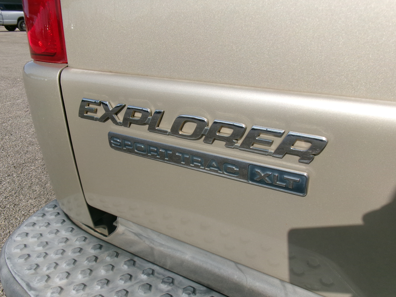 Ford Explorer Sport Trac XLT 2WD 2005