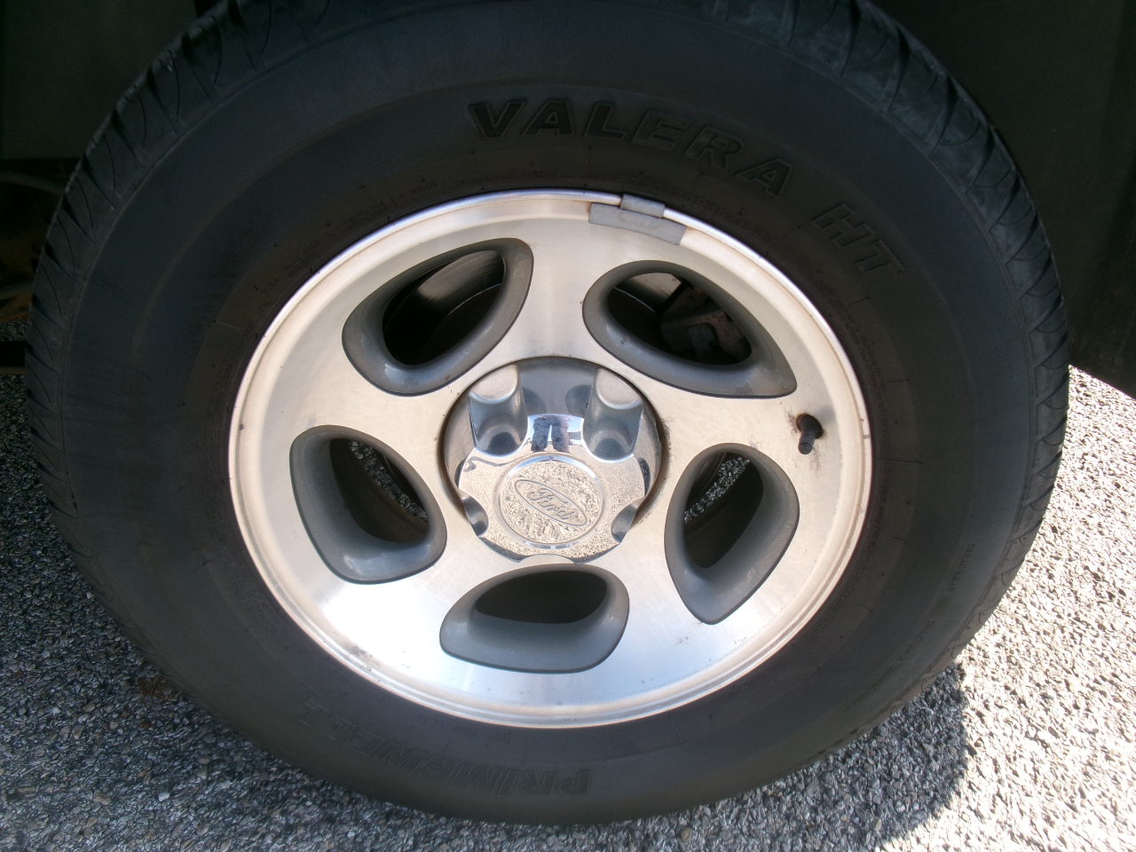 Ford Explorer Sport Trac XLT 2WD 2005