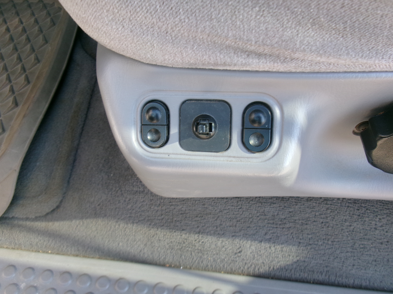 Ford Excursion XLT 2WD 2001