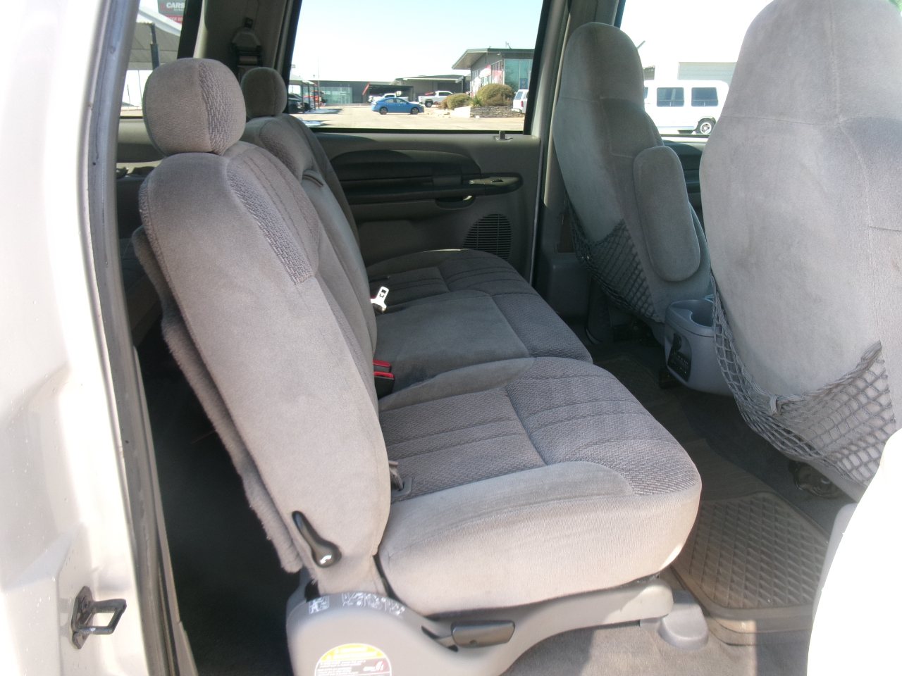 Ford Excursion XLT 2WD 2001