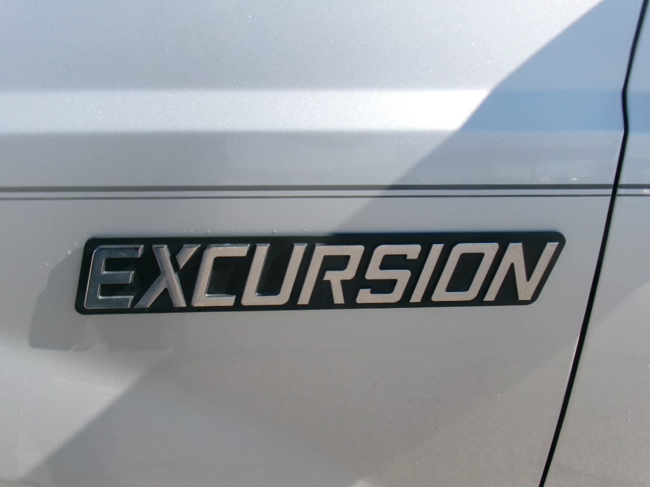 Ford Excursion XLT 2WD 2001