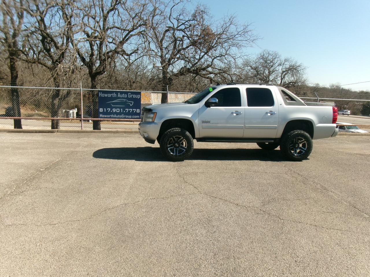 Chevrolet Avalanche LT 4WD 2011