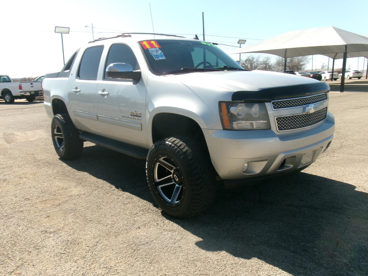 Chevrolet Avalanche LT 4WD 2011