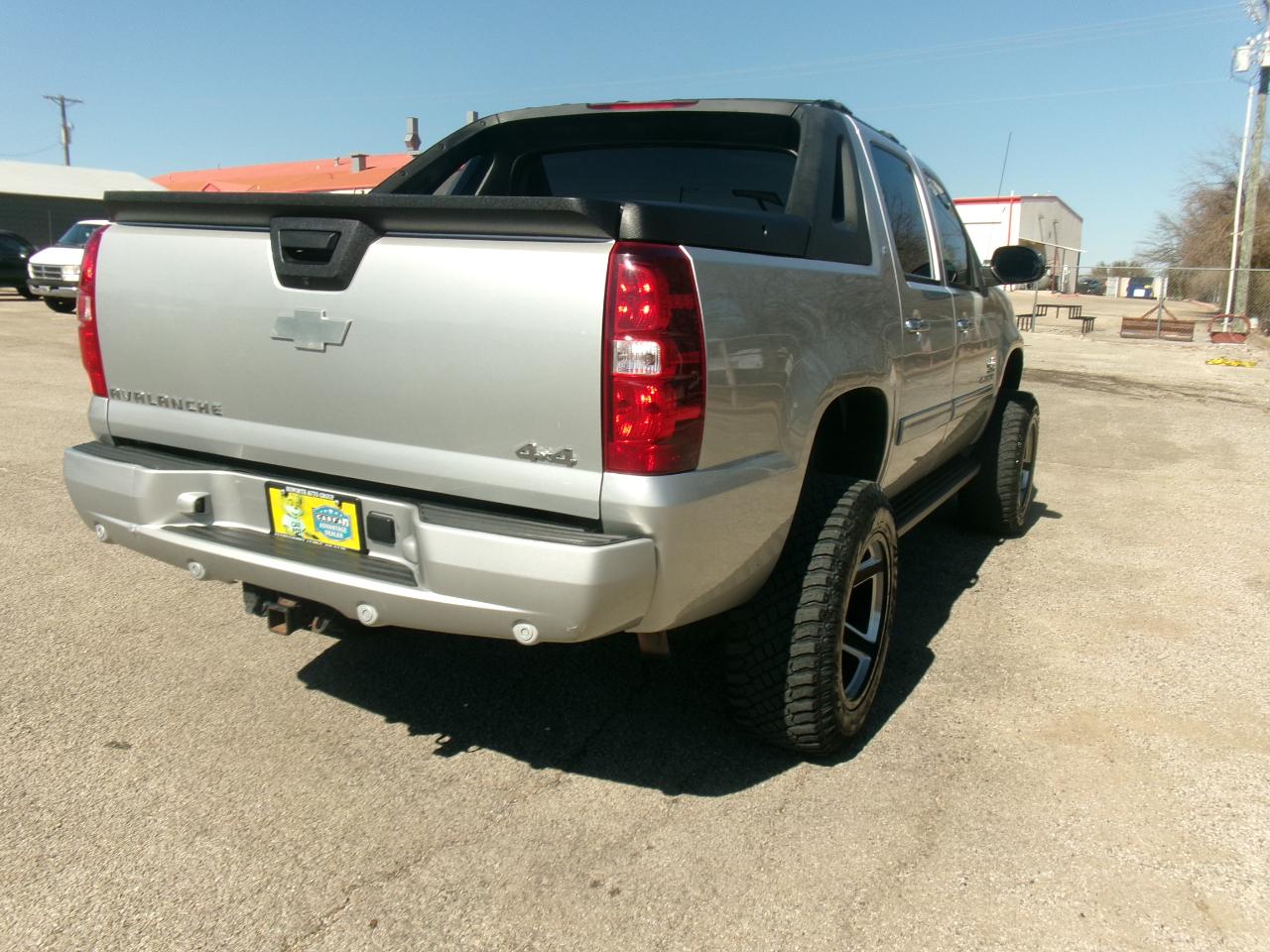 Chevrolet Avalanche LT 4WD 2011