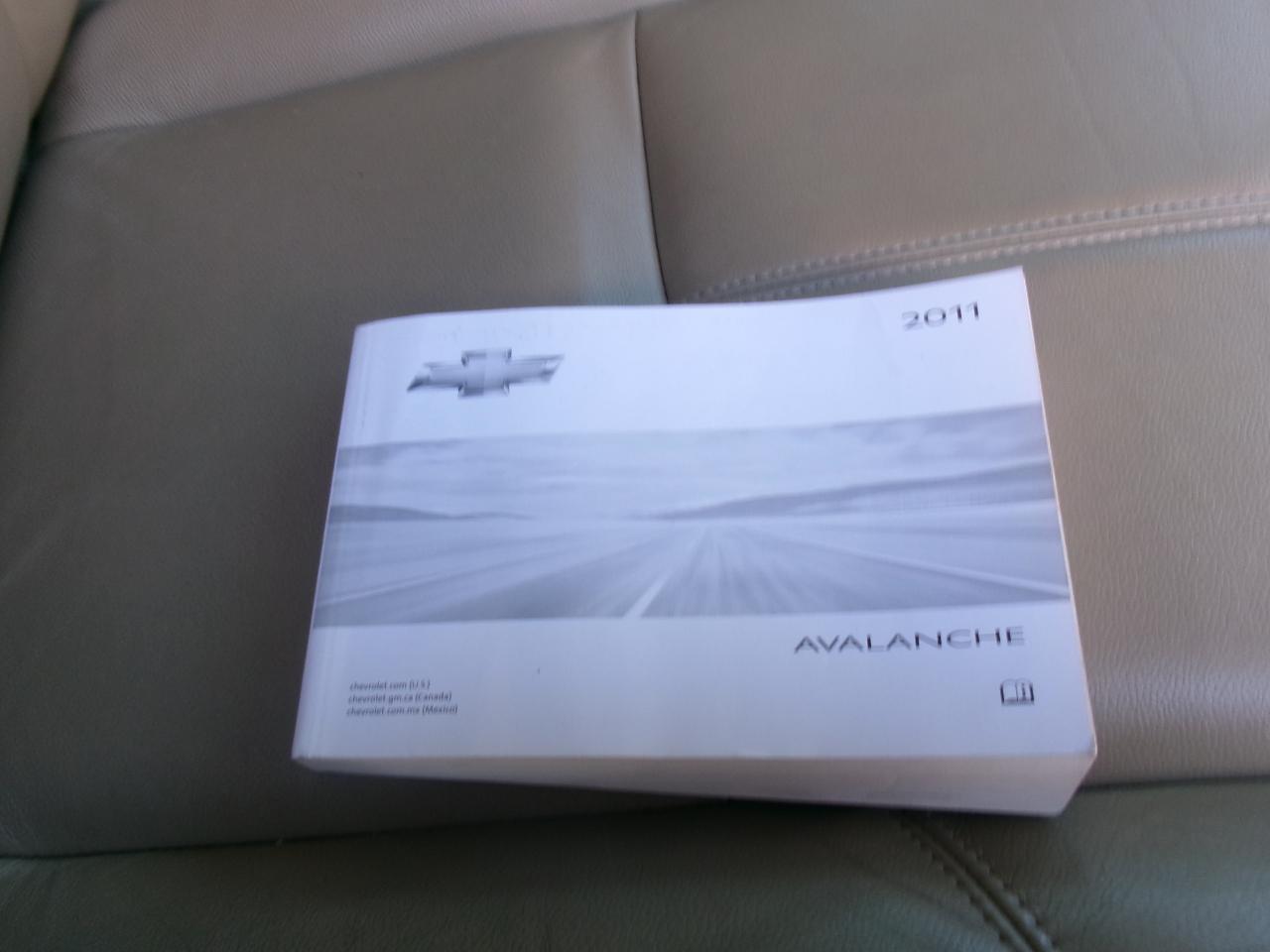 Chevrolet Avalanche LT 4WD 2011