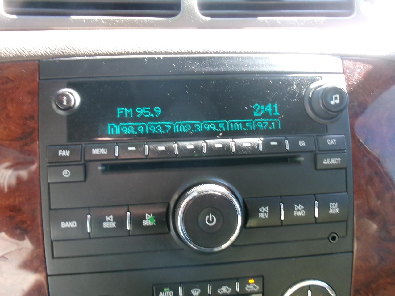 Chevrolet Avalanche LT 4WD 2011