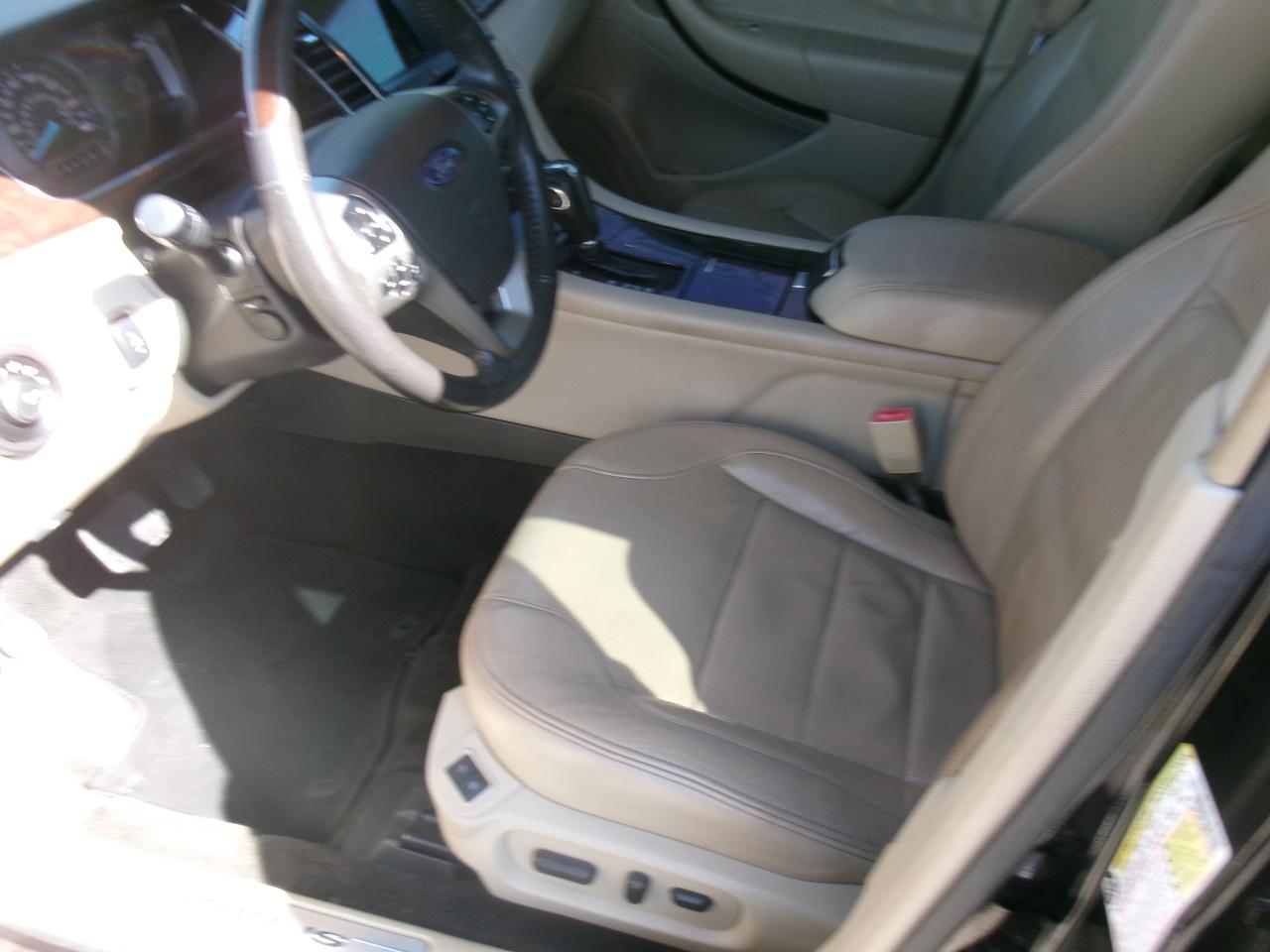 Ford Taurus Limited FWD 2017