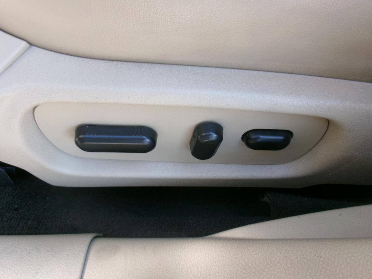 Ford Taurus Limited FWD 2017