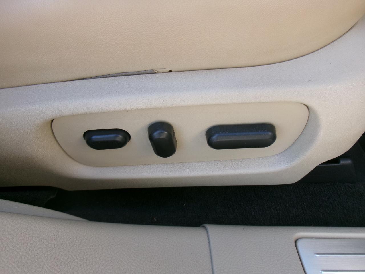 Ford Taurus Limited FWD 2017