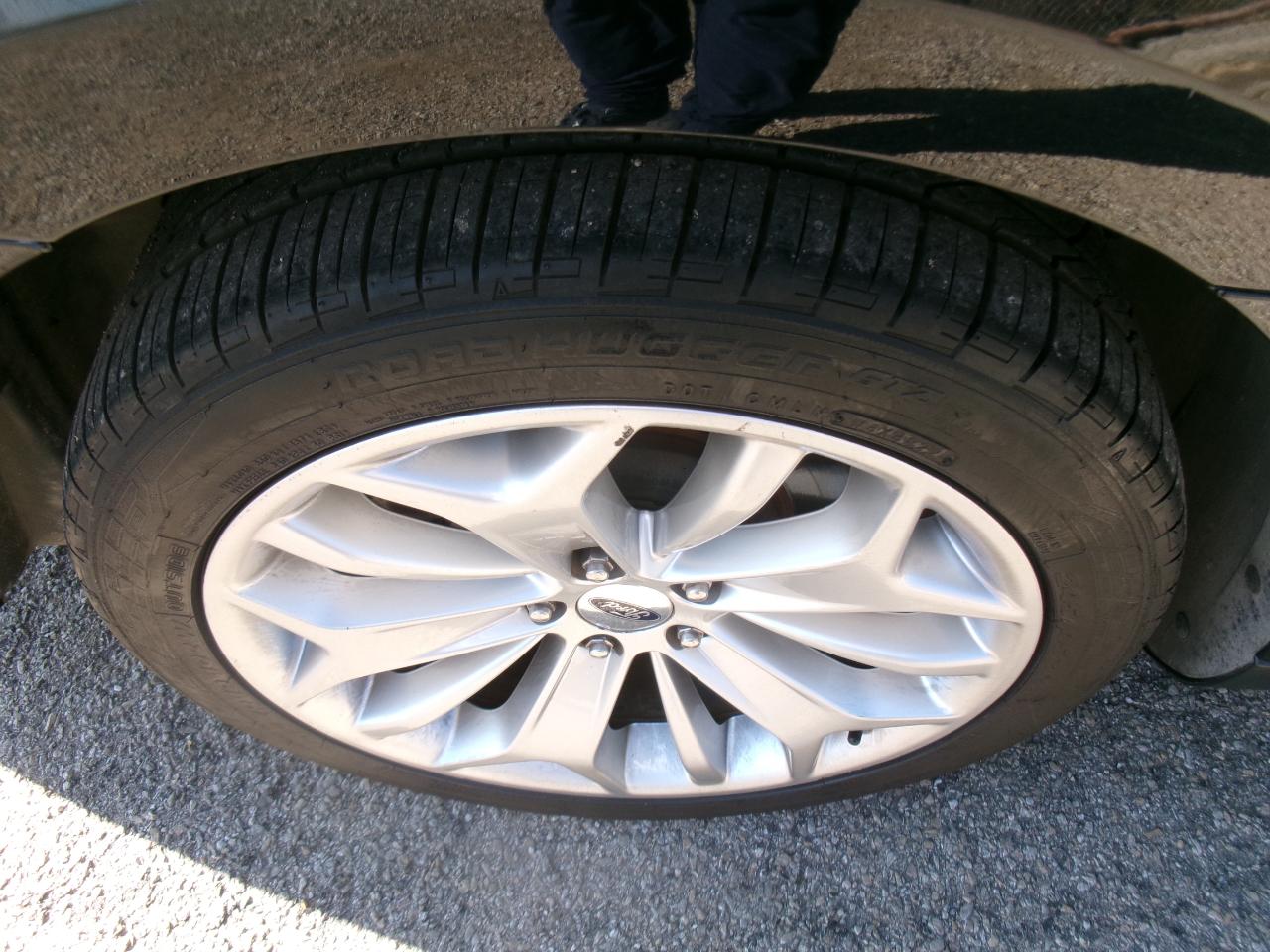 Ford Taurus Limited FWD 2017