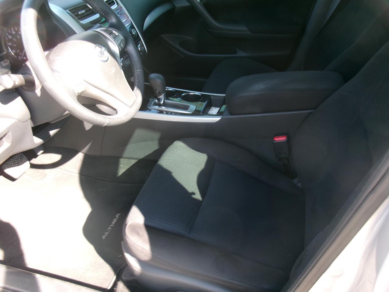 Nissan Altima 2.5 SV 2014