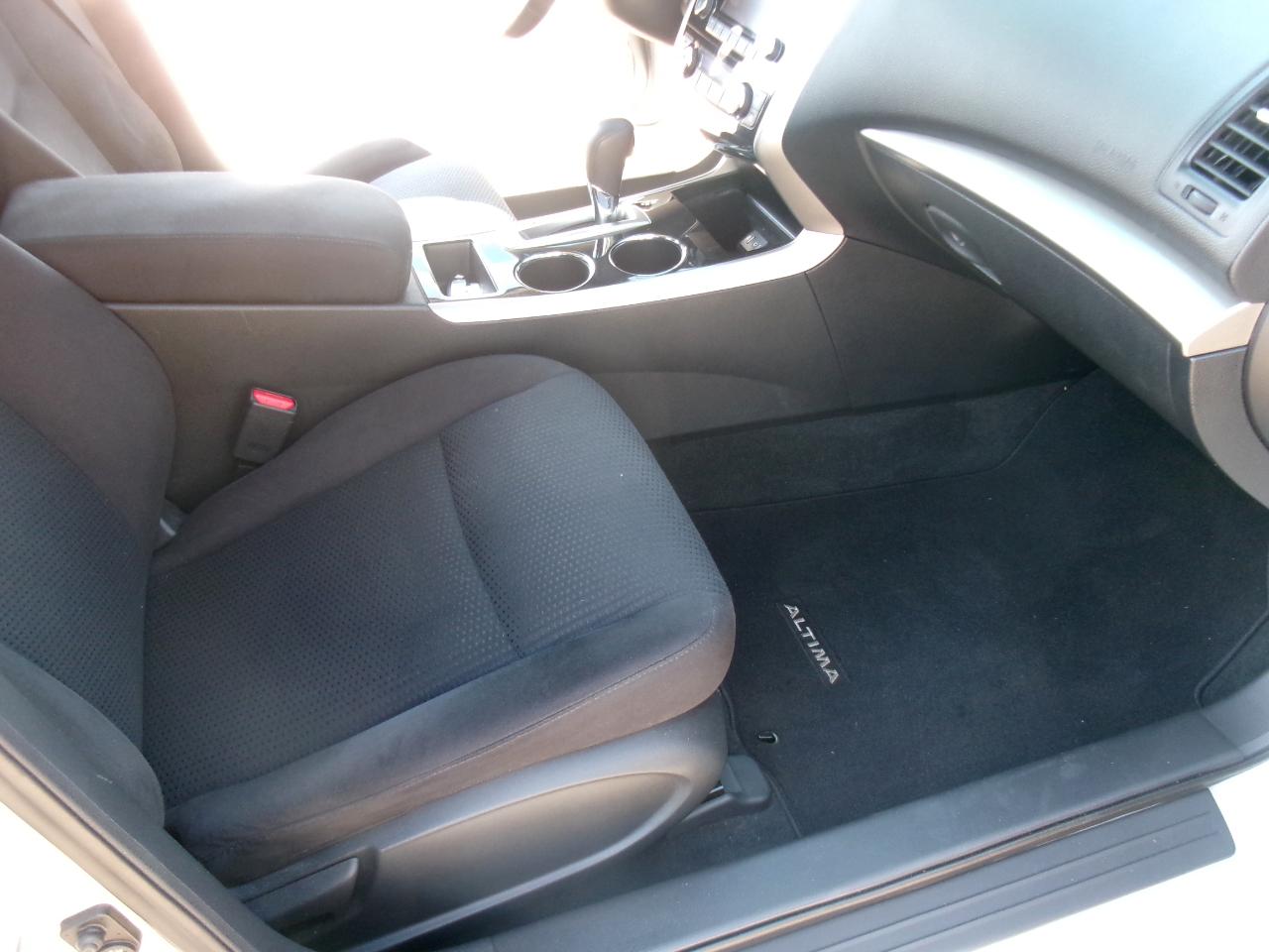 Nissan Altima 2.5 SV 2014