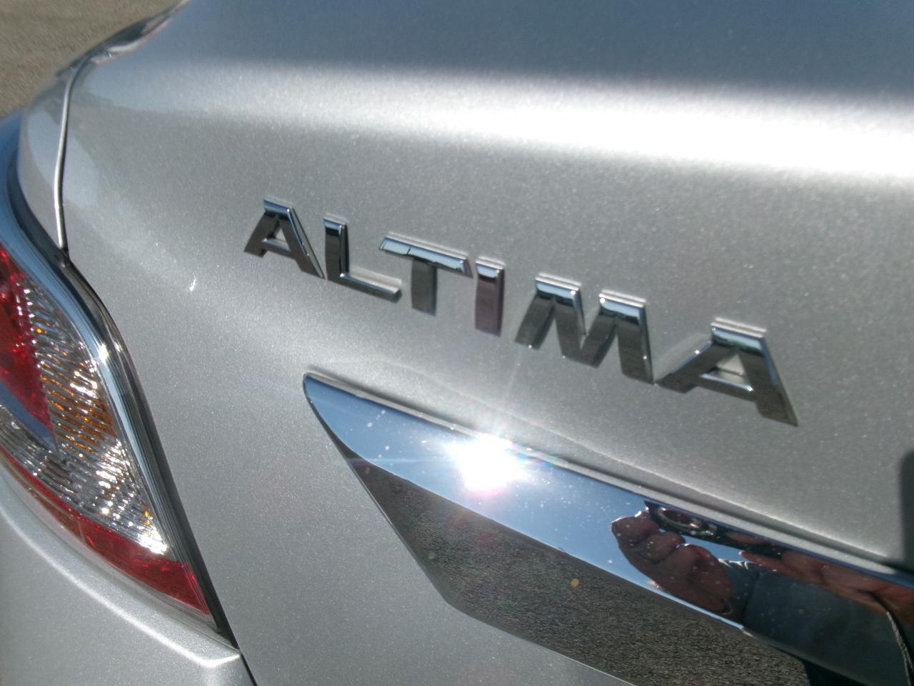 Nissan Altima 2.5 SV 2014