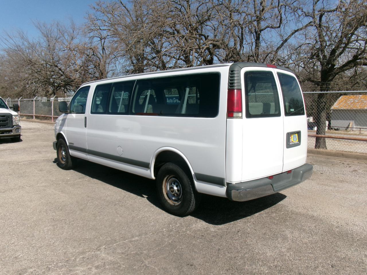 Chevrolet Express 3500 Extended 2001