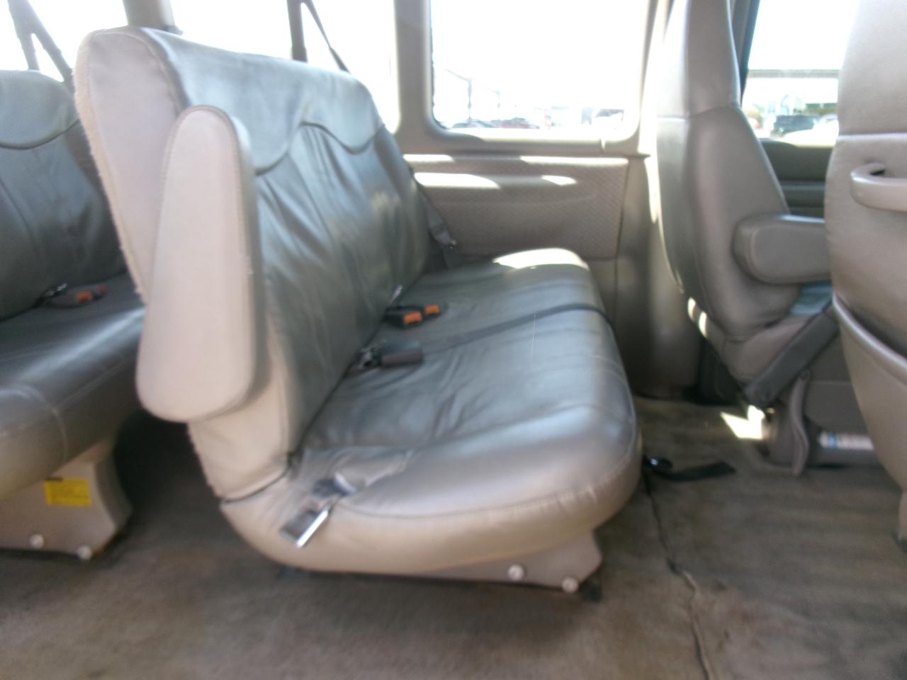 Chevrolet Express 3500 Extended 2001