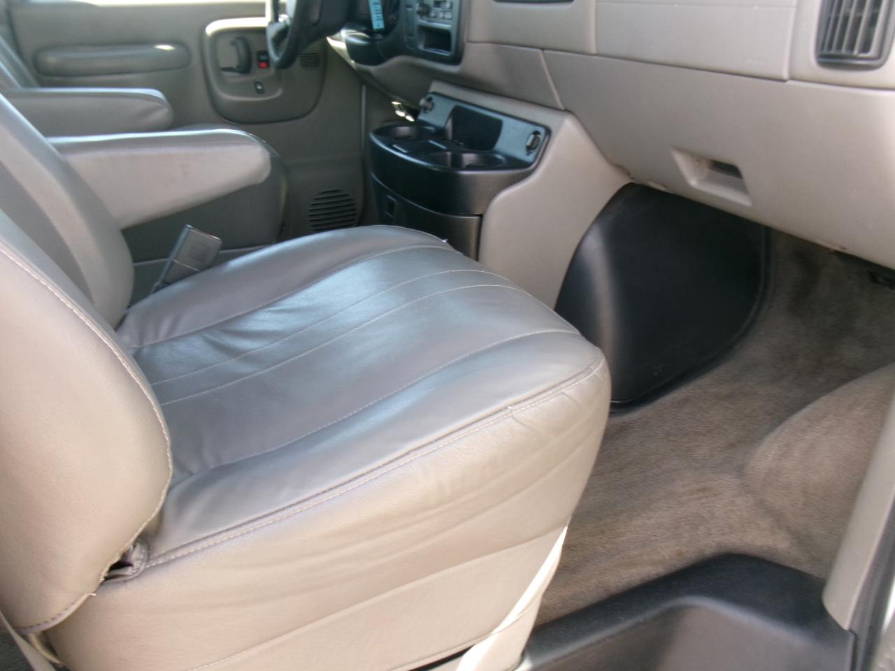 Chevrolet Express 3500 Extended 2001